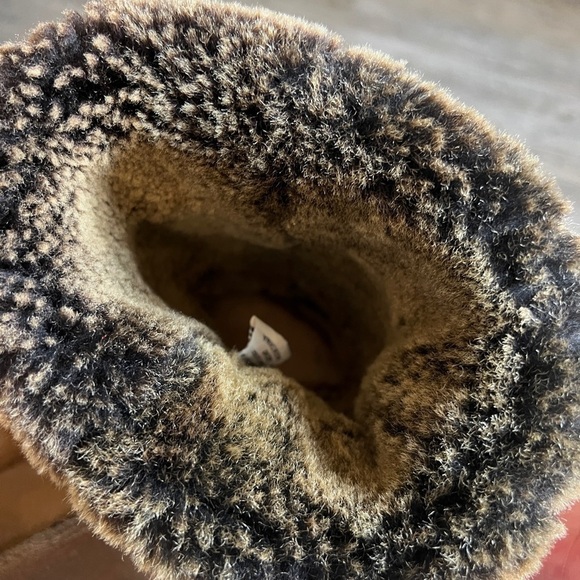 UGG Classic Tall Metallic Boots Women's 7 Wide Gold - Picture 11 of 12